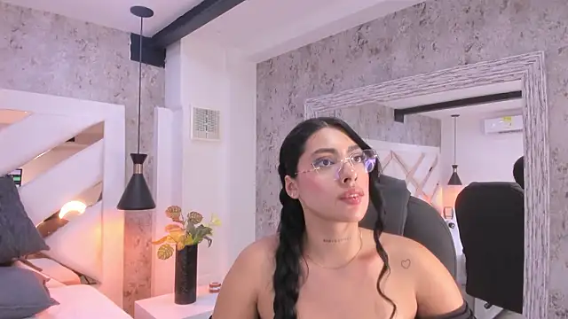 Vanessa_Rain_ webcam