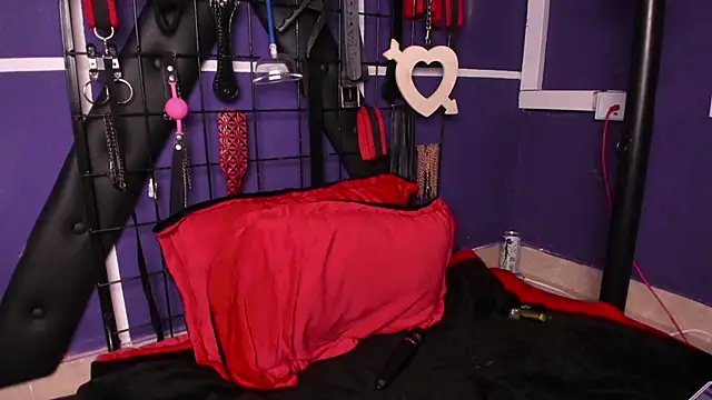 slave_to_pain webcam