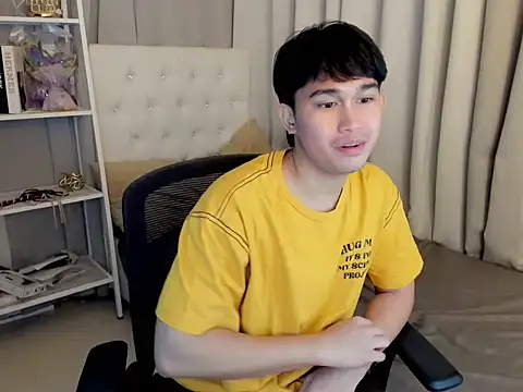 davincihugecock live sex cam