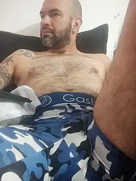 hairyandbigmann live sex cam
