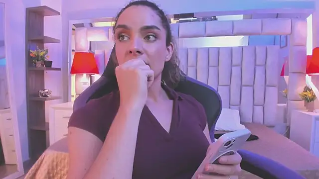 mariiahneedles webcam