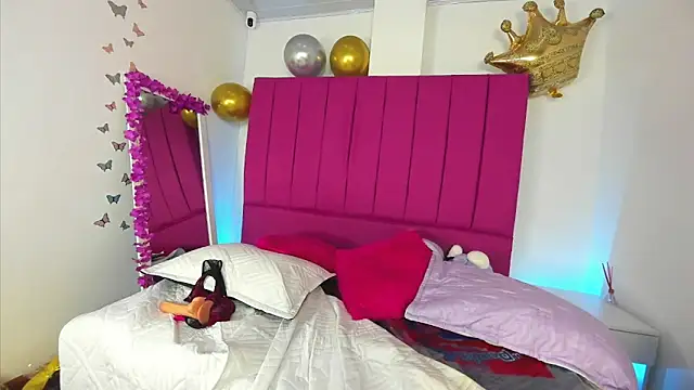 Mia_Miller001 webcam