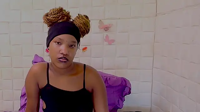 EroticSexyPrada webcam