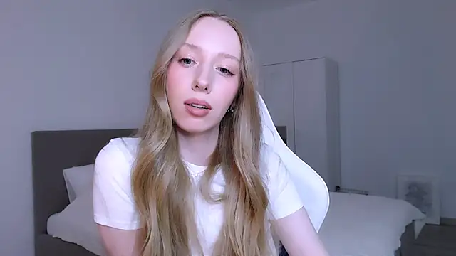 Luna_insniity webcam