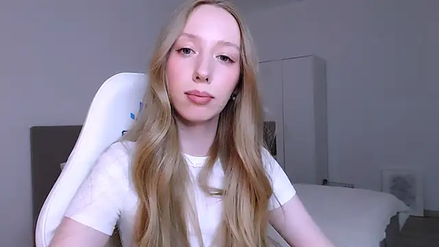 Luna_insniity webcam