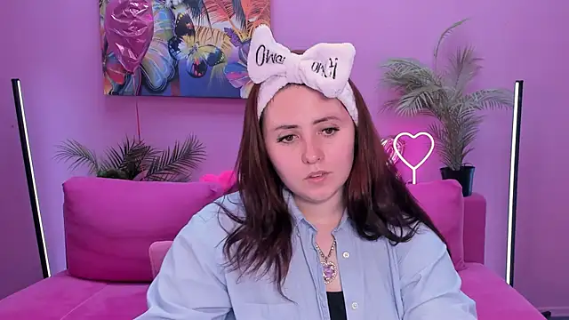 Hennessy_bunny webcam