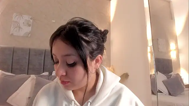 lunaa_bellaa - Lunaa_bellaa's free webcam - UK Sex Cams