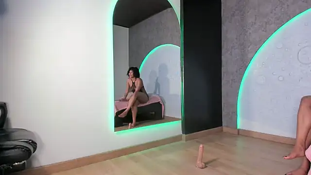 shanelsmith - Shanelsmith's free webcam - UK Sex Cams