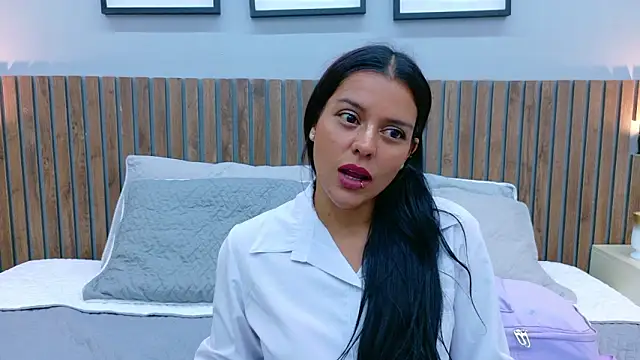 mia_bellefort - Mia_Bellefort's free webcam - UK Sex Cams