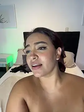 NaughtyNinnaXXX webcam