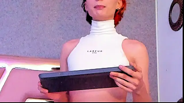 KylieMonnett live sex cam