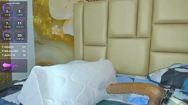 NahomiWalker_ webcam