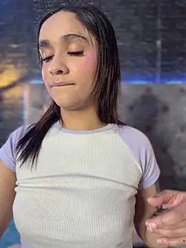 isabella-teen - Isabella-Teen's free webcam - UK Sex Cams