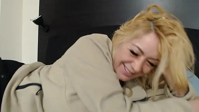 _karolynesyera_ webcam