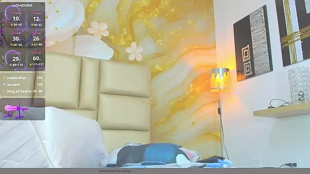 NahomiWalker_ webcam