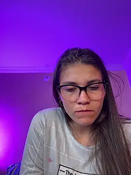 aurora_divine - Aurora_divine's free webcam