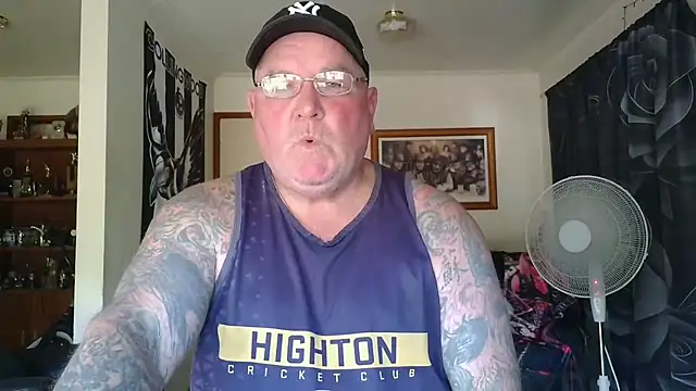 KINKYBLUEYES69 webcam