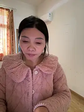 美女xiiuuff18在线直播