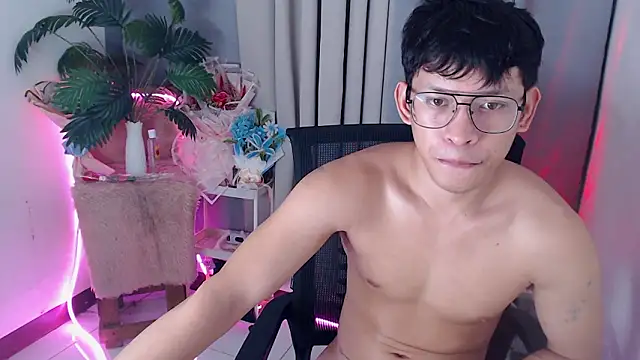 pinkcock_froi2305 live sex cam