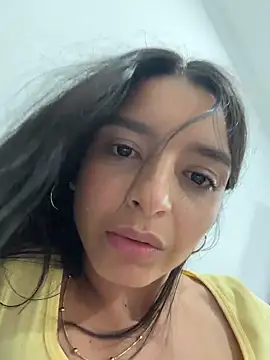 Webcam Model (violeta365)  is live.Free join now!