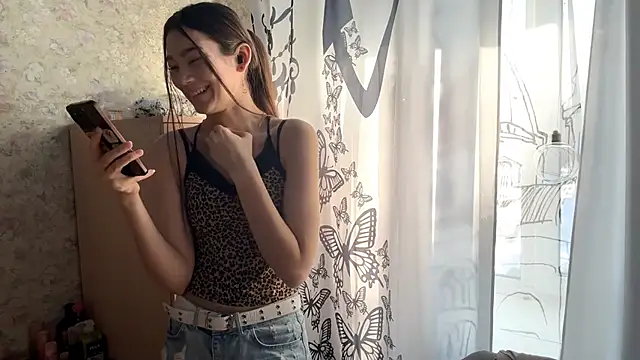 cuteviola - Cuteviola's free webcam