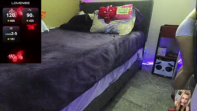 blondiewithanass - Blondiewithanass's free webcam