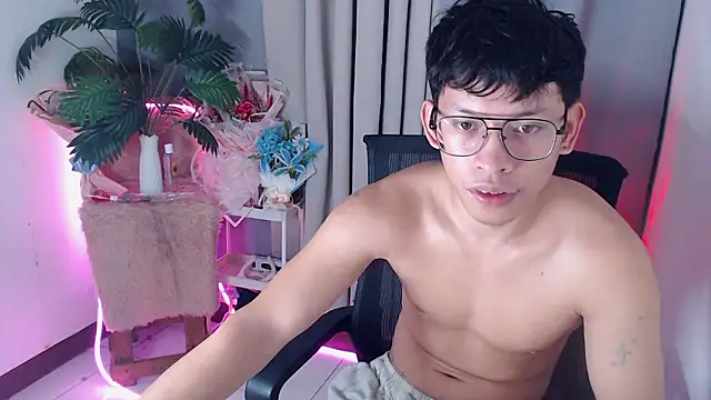 pinkcock_froi2305 webcam