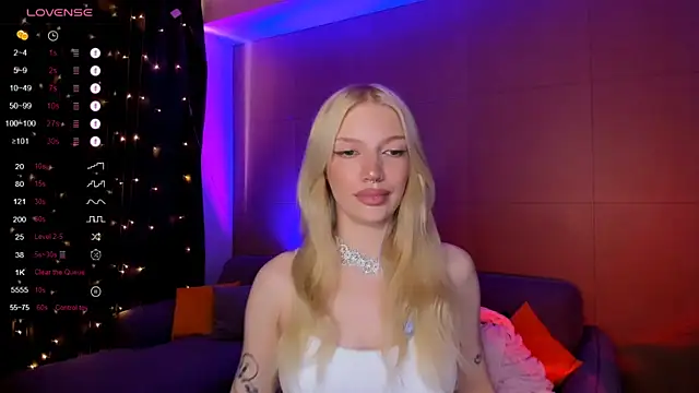 AnyaTaylor_ webcam