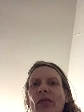 Webcam Model (MissAmber21)  is live.Free join now!