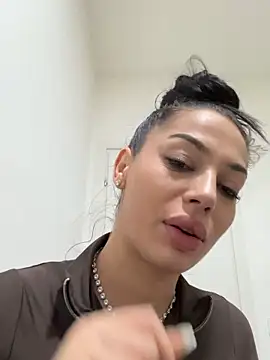 bella_vixen_ - Bella_Vixen_'s free webcam - UK Sex Cams