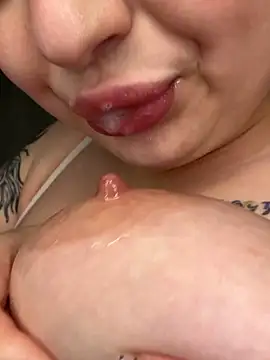 KellyMoors's Stripchat show and profile