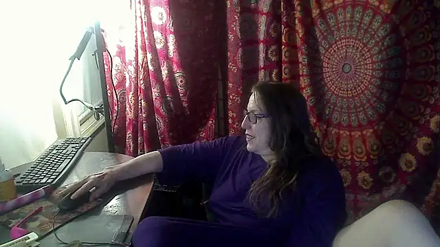 Ireallysquirt's Stripchat show and profile