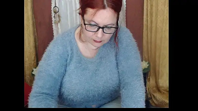 PlayfullMature webcam