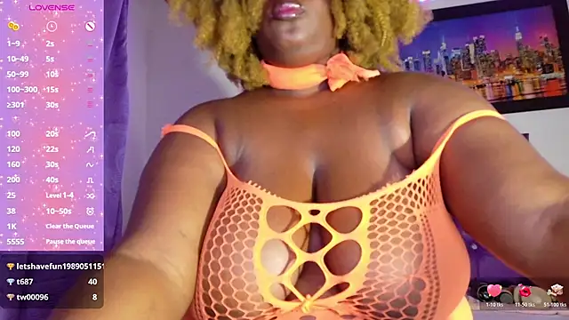 ebony_NeighborMoans webcam