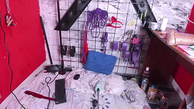 charlotte_bms7 - Charlotte_Bms7's free webcam - UK Sex Cams