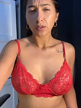 Webcam Model (chicachocolate01)  is live.Free join now!