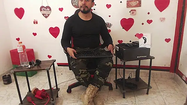 kalethbigdick - KalethBigDick's free webcam - UK Sex Cams