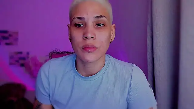 Charlee_pink webcam