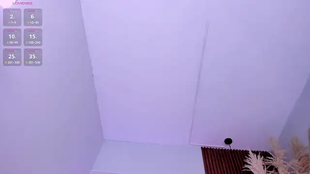 susie_thomsonn webcam