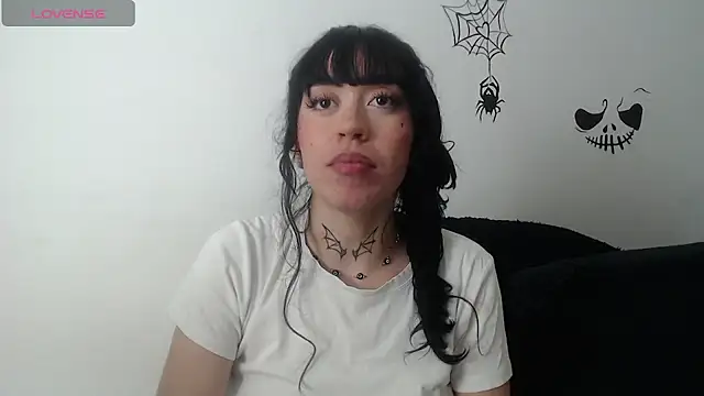 Julieta_De_Los_Angeles webcam