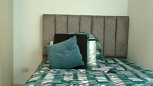 karina_lewis_ webcam