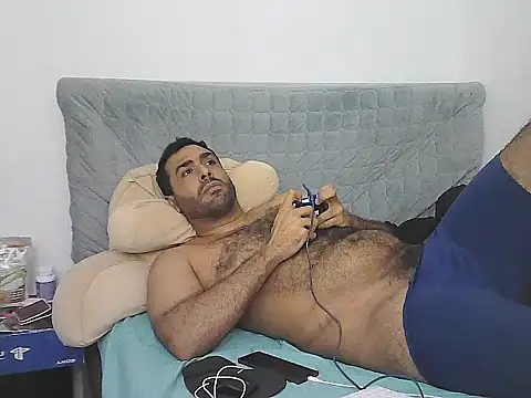 AlphaLatinoBear webcam