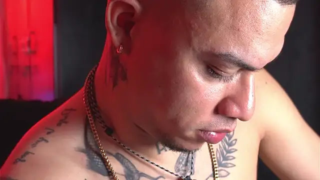 AlphaMasterXxx live sex cam