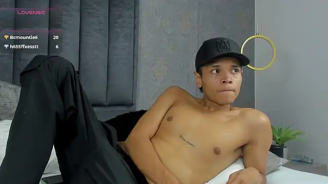 Alejandroo_Montenegro webcam