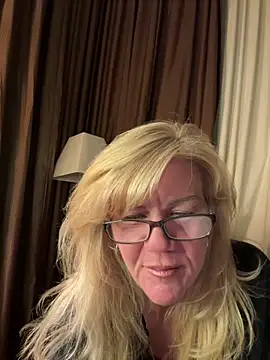 lenaxox - Lenaxox's free webcam - UK Sex Cams