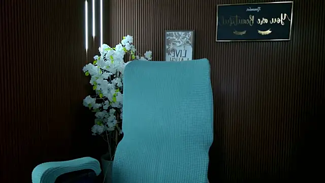 xxforyoureyesonlyxx webcam