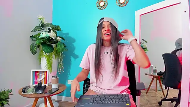 ViictoriiaSaenz webcam