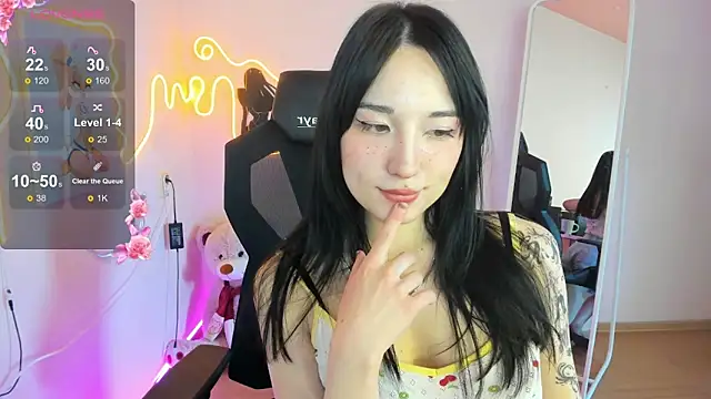 AliceeinWonderlanddd webcam