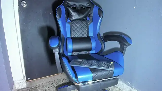 Dominic_Donnovan webcam