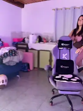 Webcam Model (LunaRose5)  is live.Free join now!